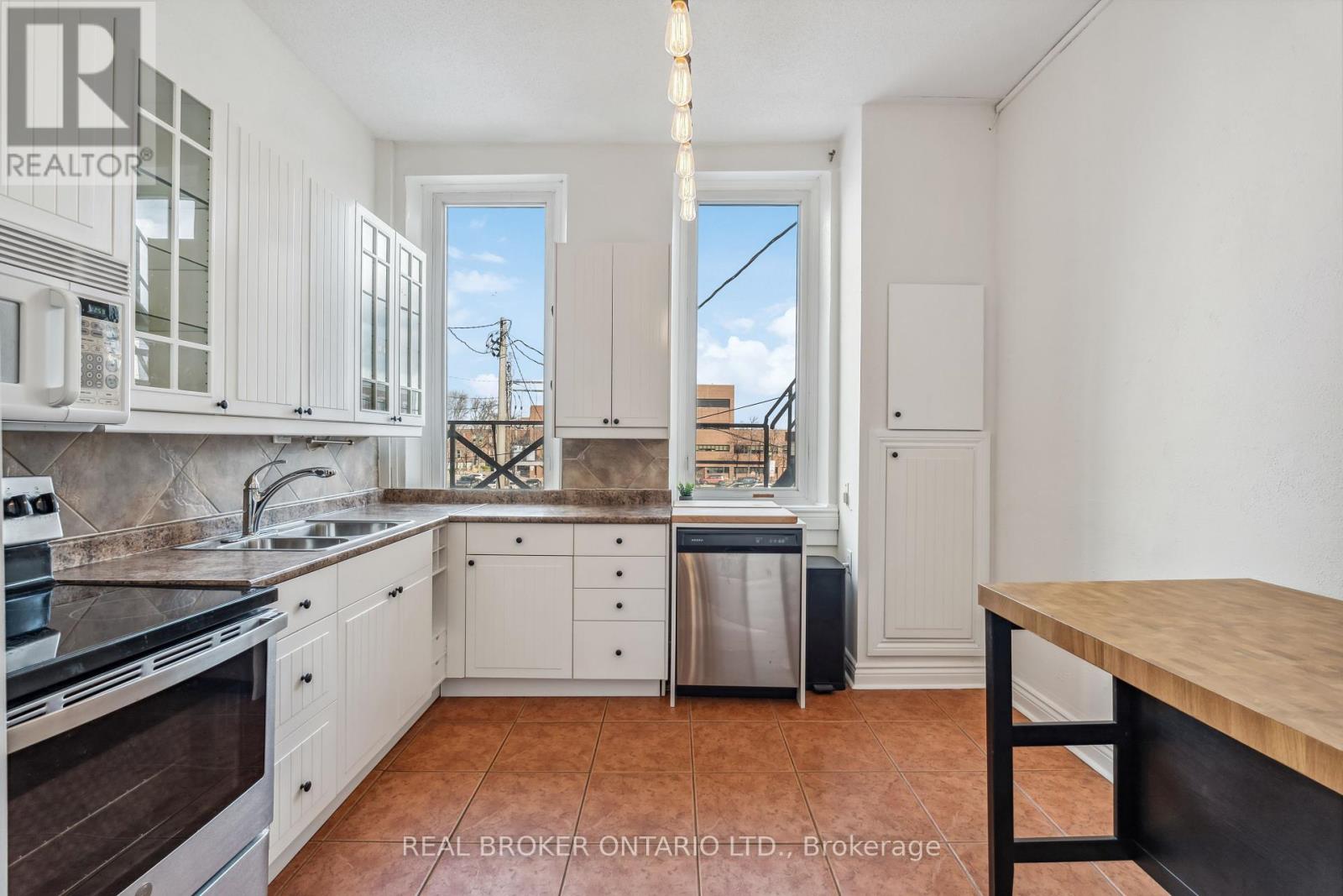 Photo 13 of Apt 2 197 King Street E, Hamilton ON