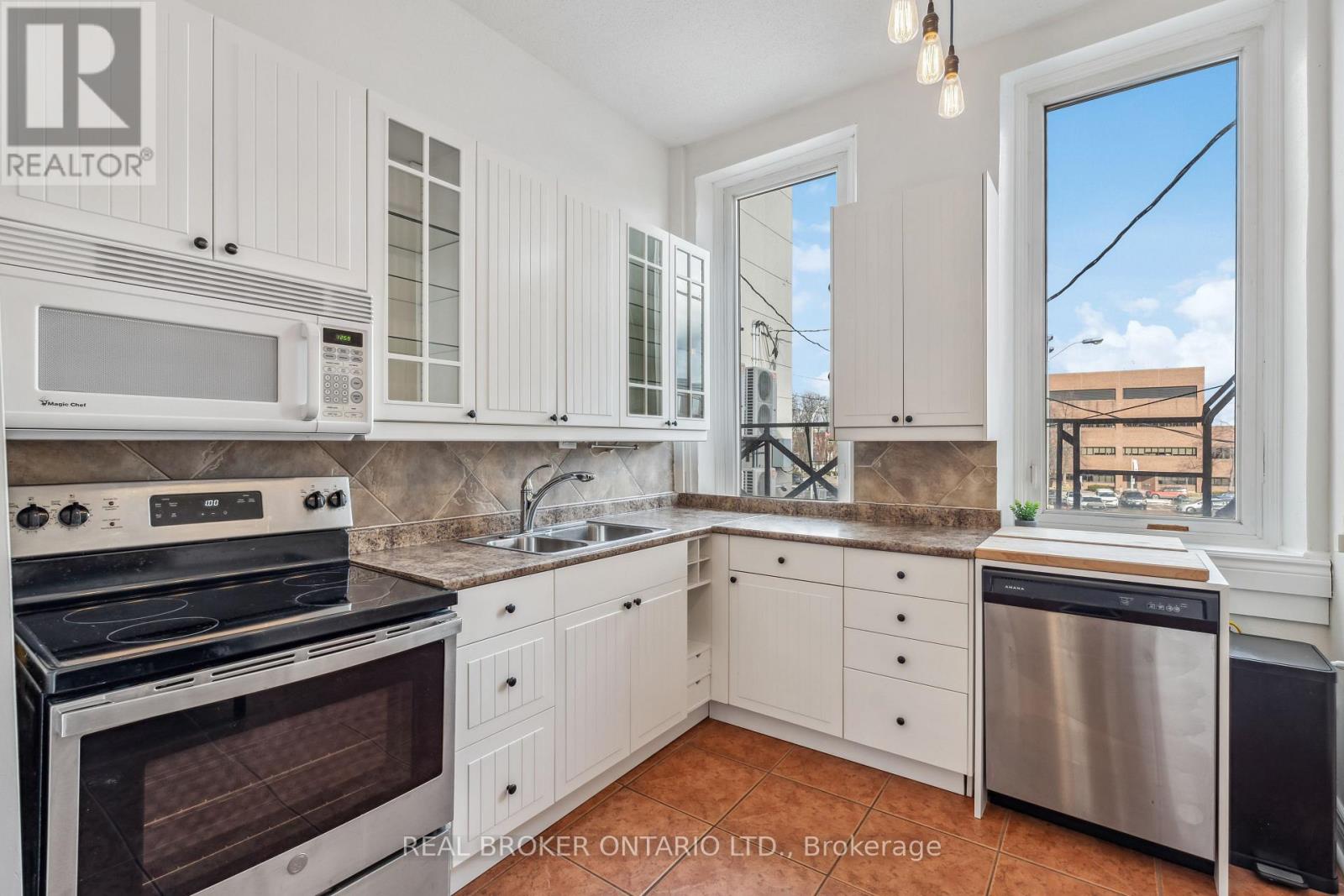Photo 14 of Apt 2 197 King Street E, Hamilton ON