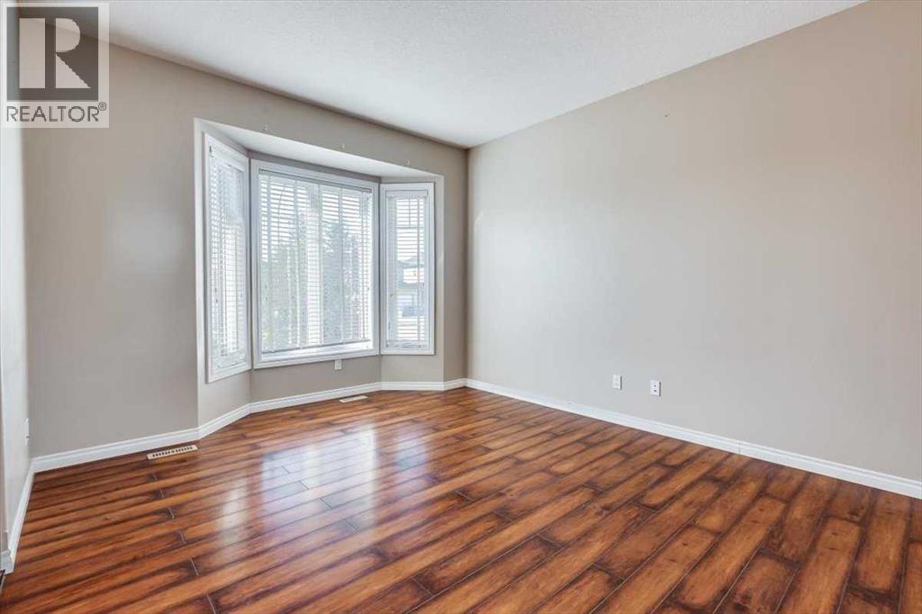 Photo 4 of 109 Churchill Place, Blackfalds AB