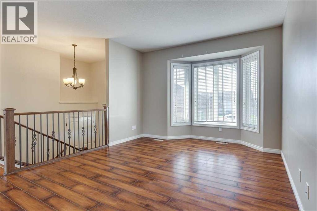 Photo 3 of 109 Churchill Place, Blackfalds AB