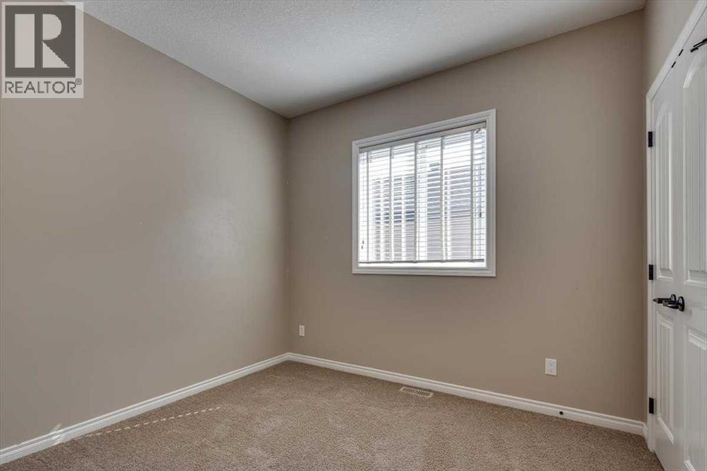 Photo 24 of 109 Churchill Place, Blackfalds AB