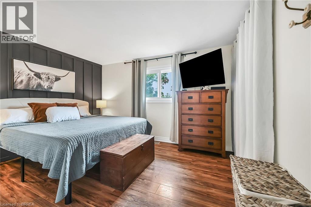 Photo 15 of 21 Burdock Boulevard, Brantford ON