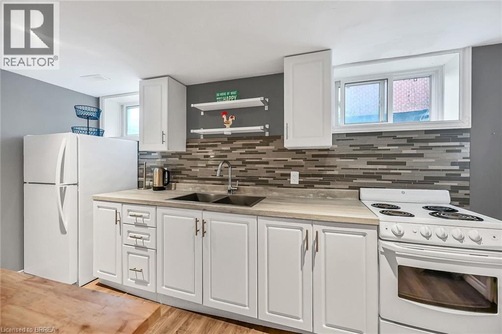 Photo 30 of 21 Burdock Boulevard, Brantford ON