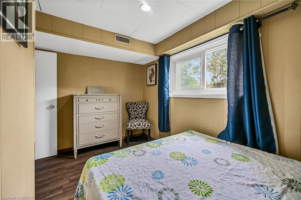 Photo 40 of 21 Burdock Boulevard, Brantford ON