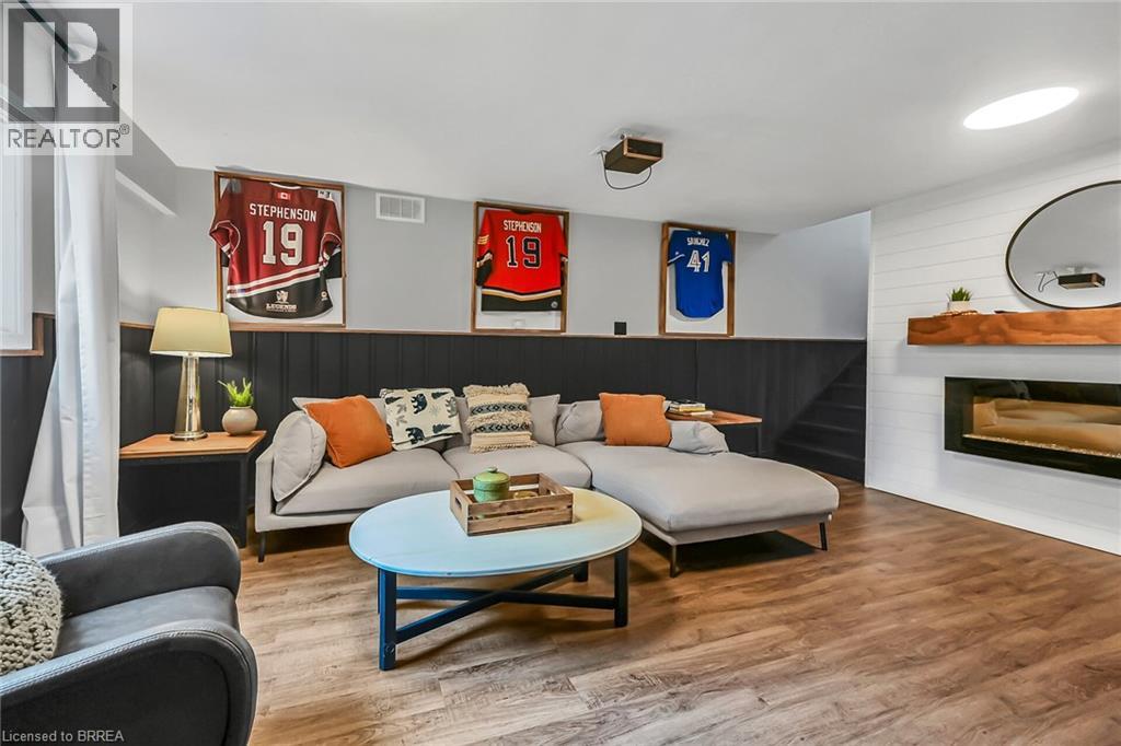 Photo 26 of 21 Burdock Boulevard, Brantford ON