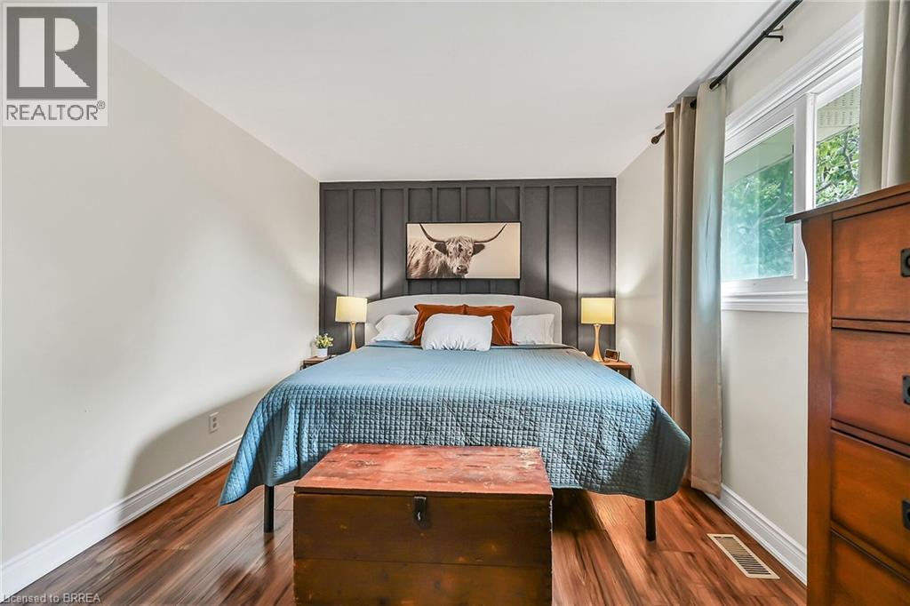 Photo 16 of 21 Burdock Boulevard, Brantford ON