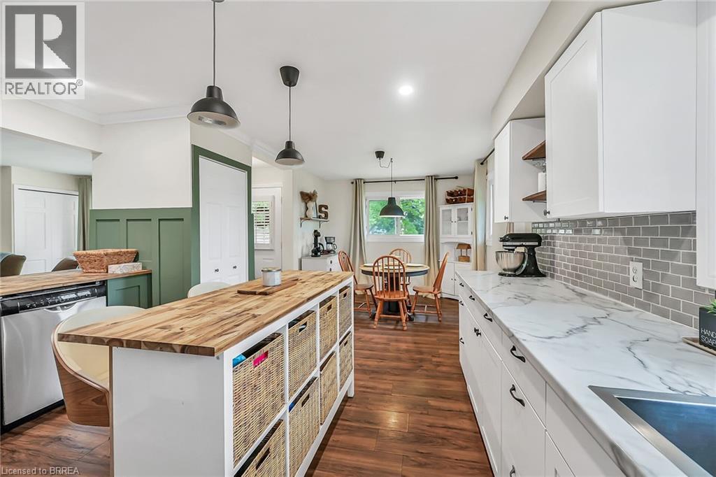 Photo 14 of 21 Burdock Boulevard, Brantford ON