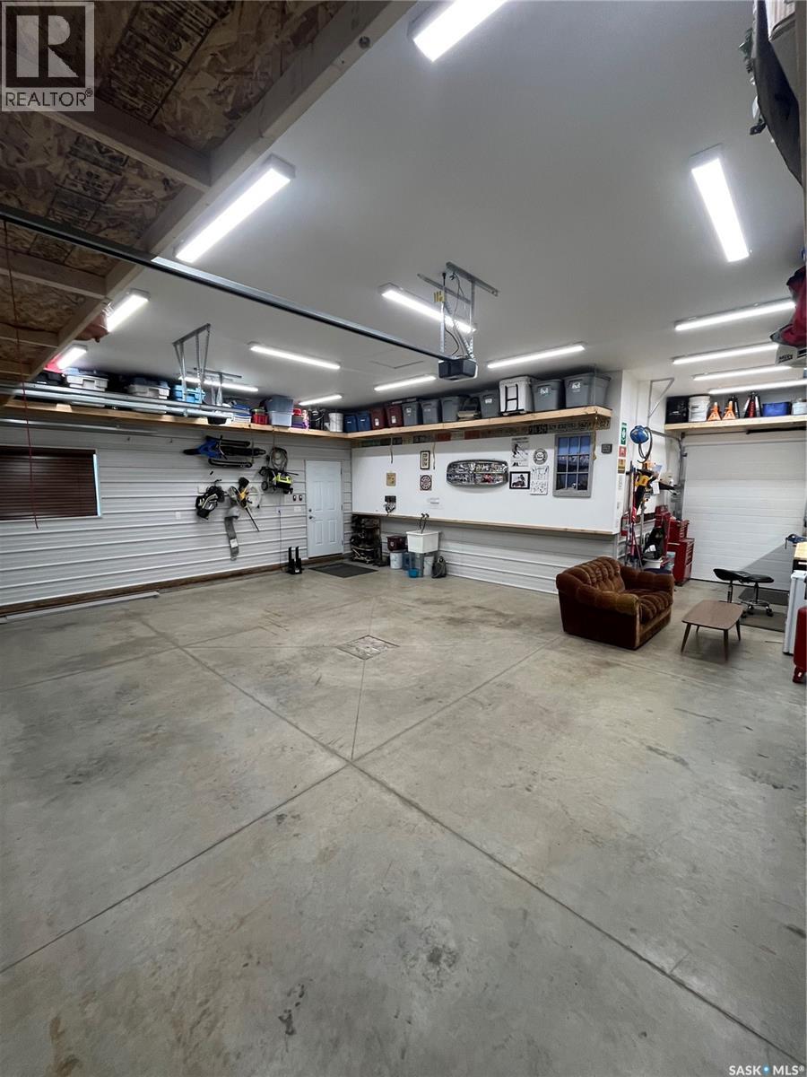 Photo 41 of 607 Railway Street, Balgonie SK