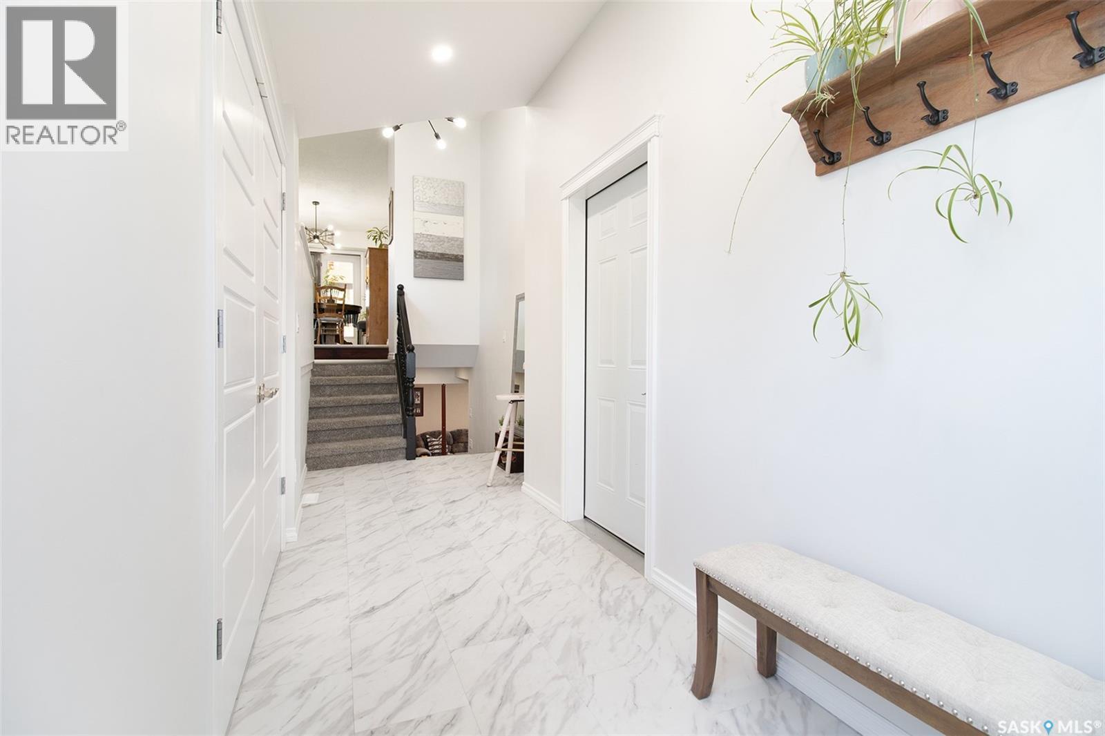 Photo 3 of 607 Railway Street, Balgonie SK