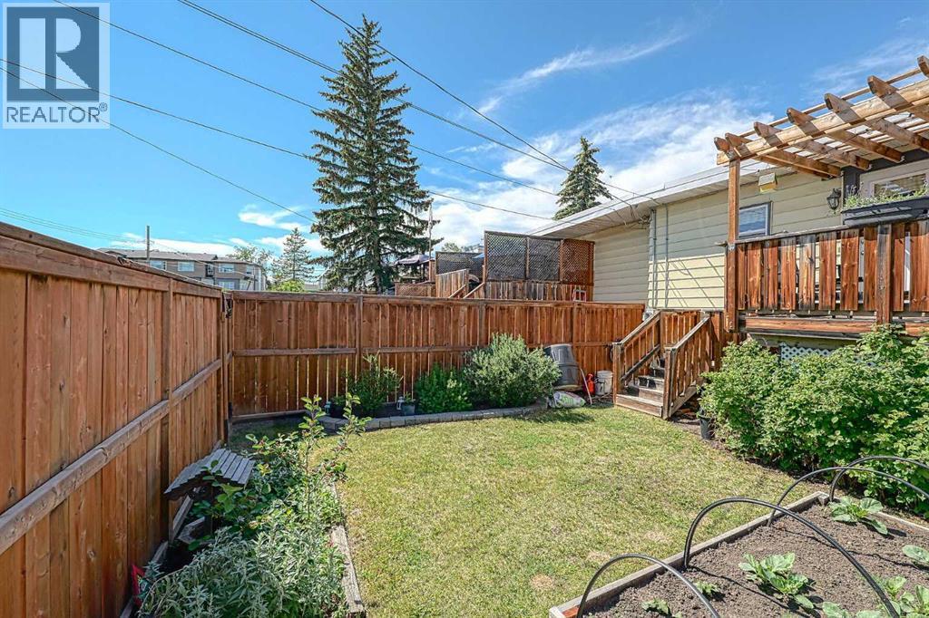 Single Family House Bi-level for Sale in    Avenue NW Bowness Calgary 