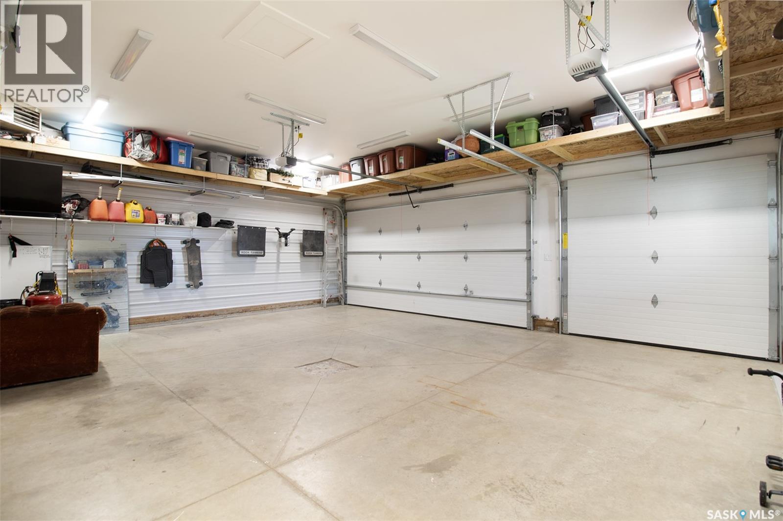 Photo 36 of 607 Railway Street, Balgonie SK