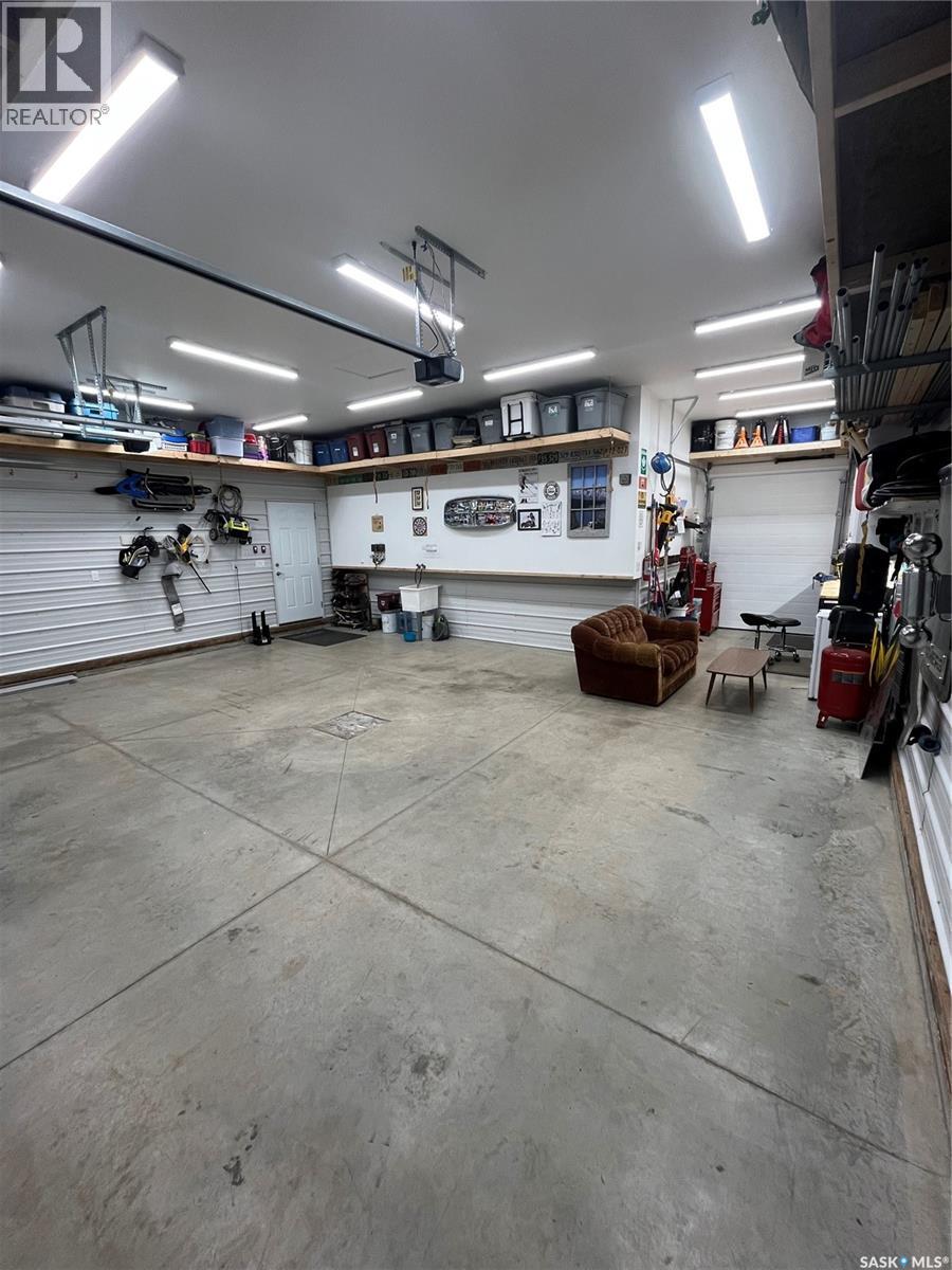 Photo 39 of 607 Railway Street, Balgonie SK
