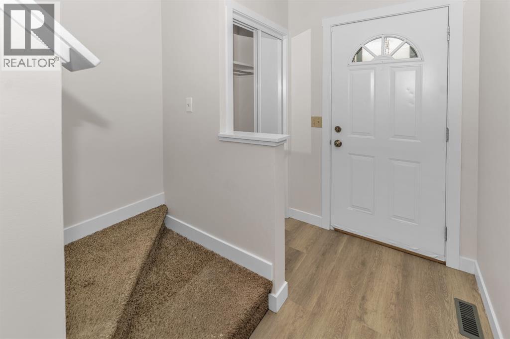 Photo 7 of 120 Martinview Close Ne, Calgary AB