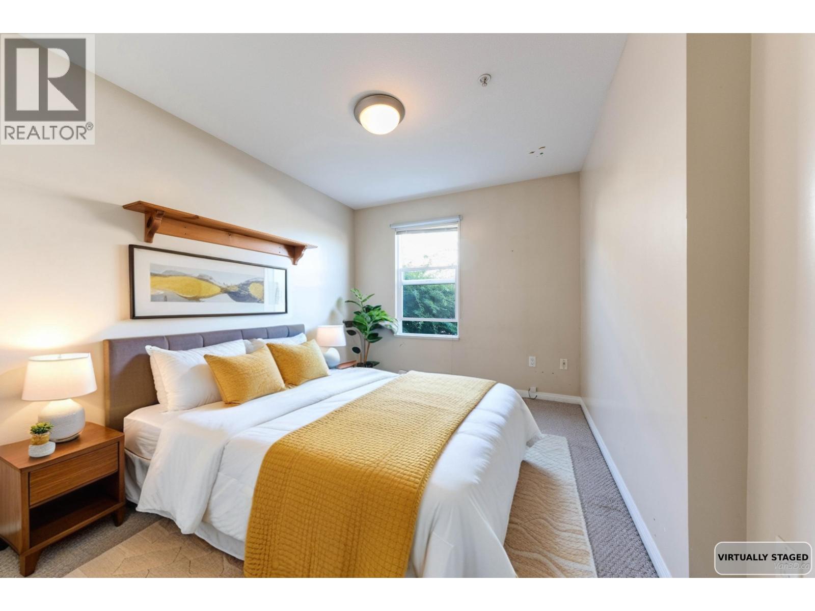 Photo 4 of 229 E 11 Th Avenue, Vancouver BC