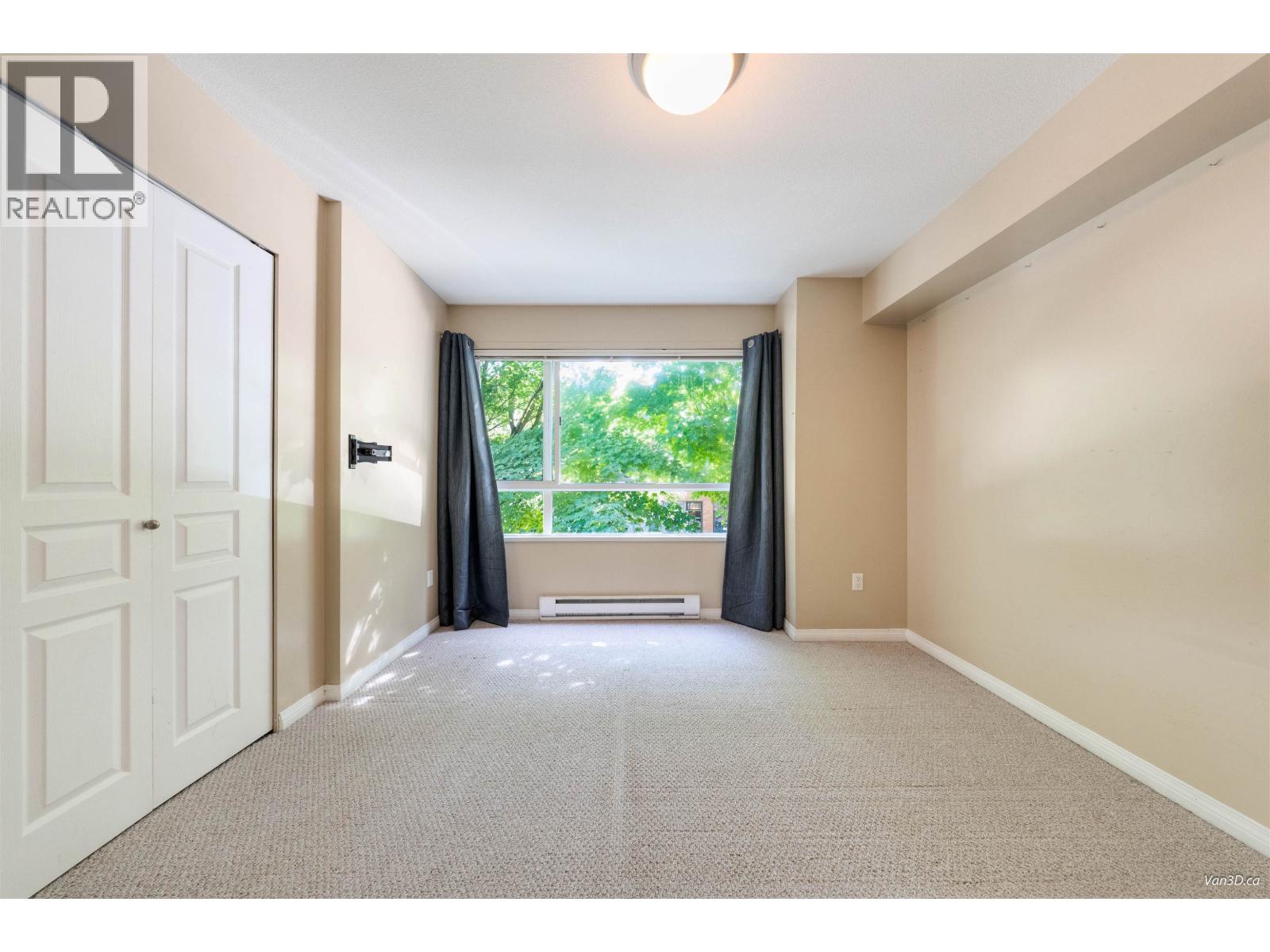 Photo 21 of 229 E 11 Th Avenue, Vancouver BC