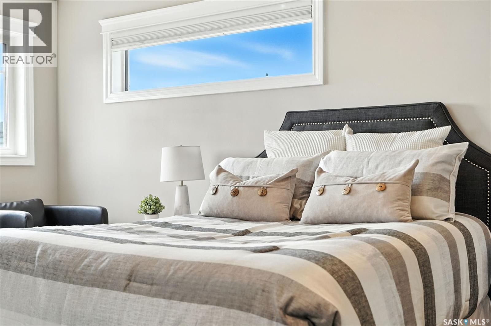 Single Family House Bi-level for Sale in  Roy TERRACE Saskatoon 