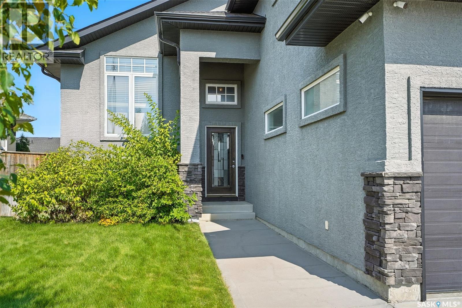 Single Family House Bi-level for Sale in  Roy TERRACE Saskatoon 
