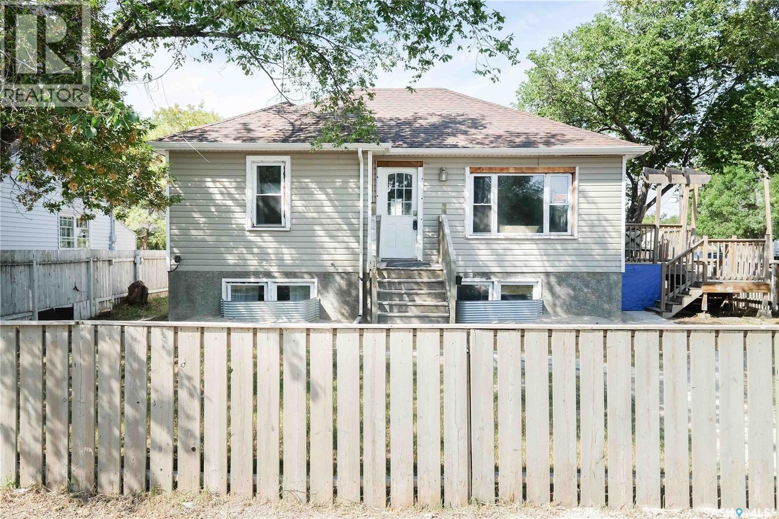Photo 1 of 1000 Wascana Street, Regina SK