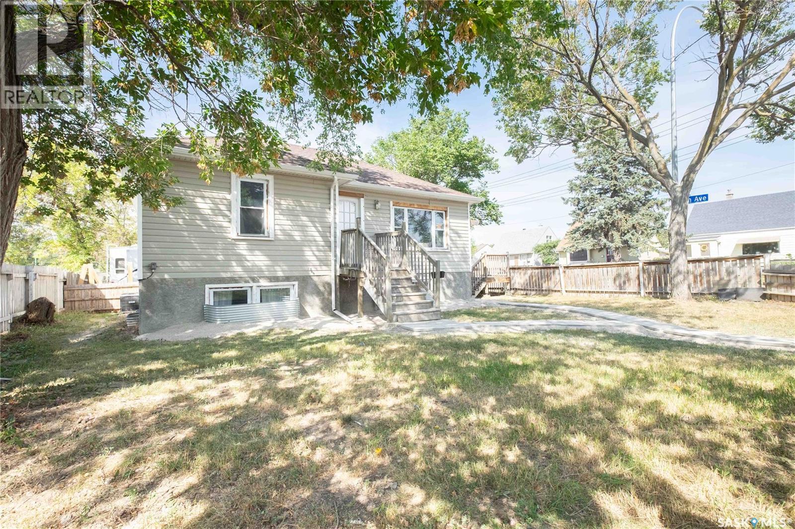 Photo 3 of 1000 Wascana Street, Regina SK