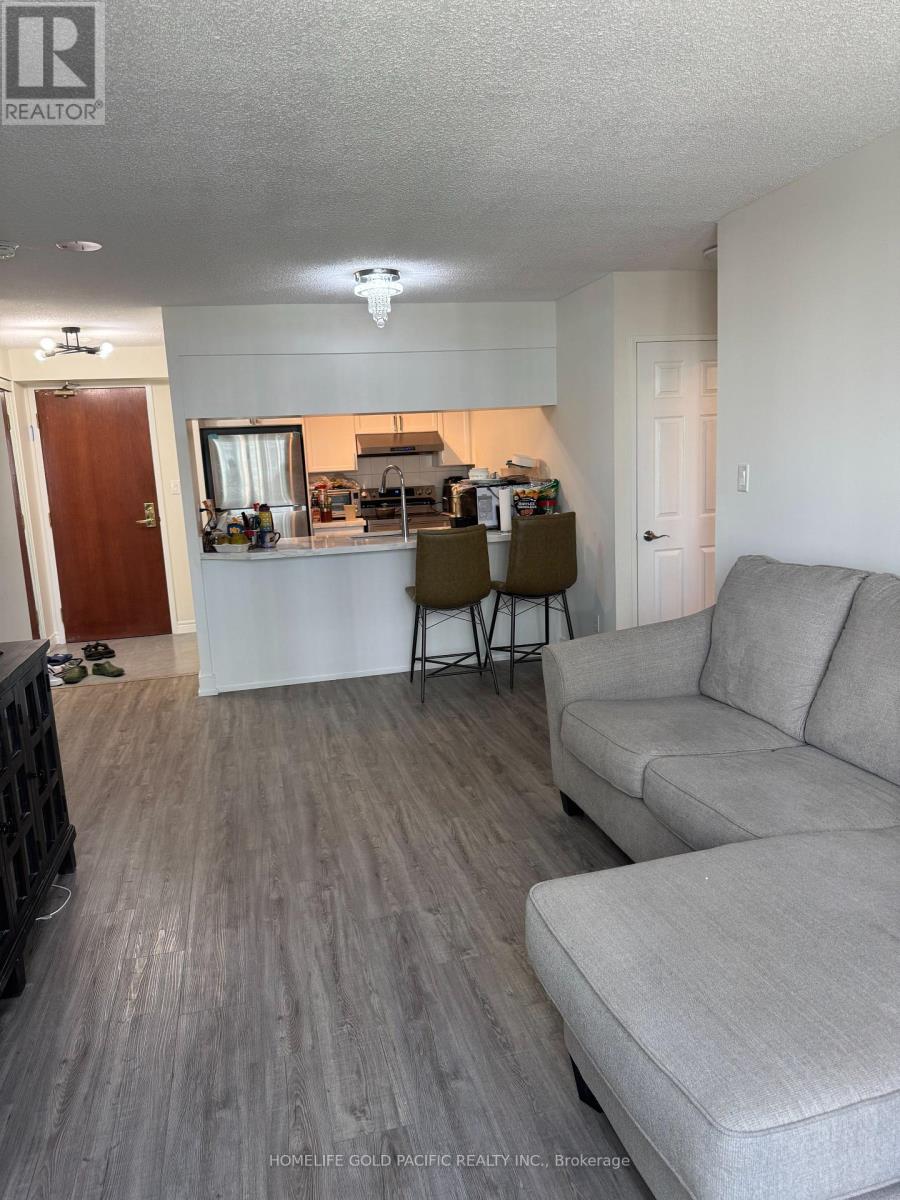 Photo 2 of 1716 28 Empress Avenue, Toronto ON