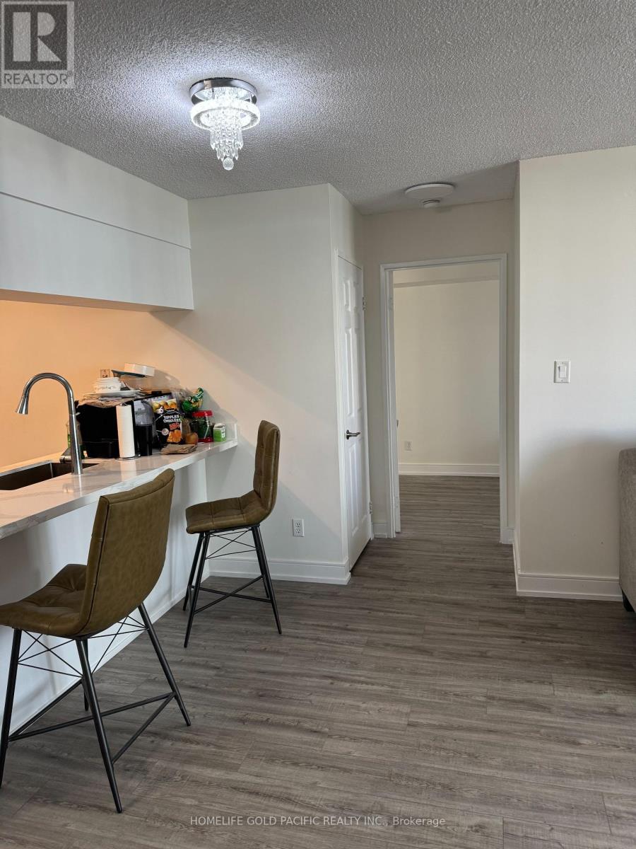 Photo 3 of 1716 28 Empress Avenue, Toronto ON