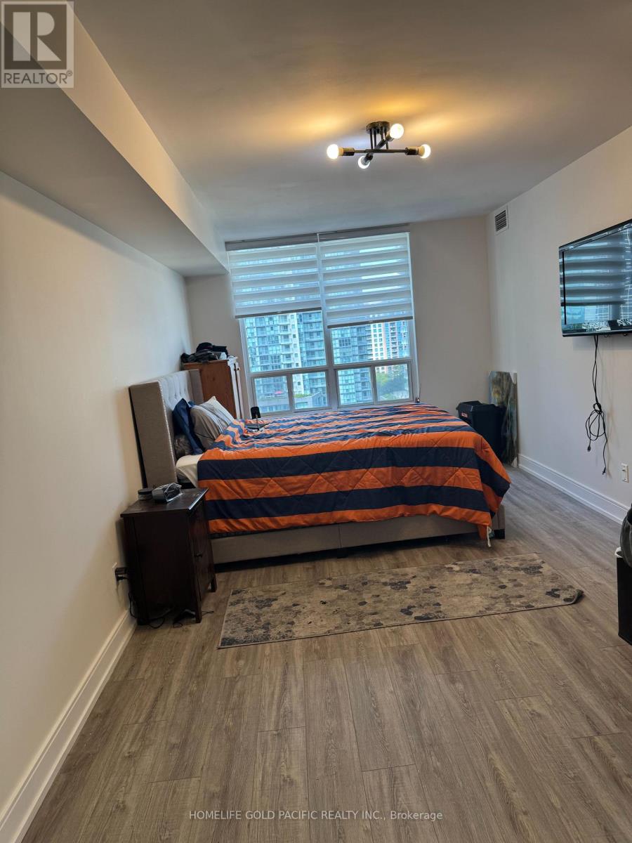 Photo 8 of 1716 28 Empress Avenue, Toronto ON