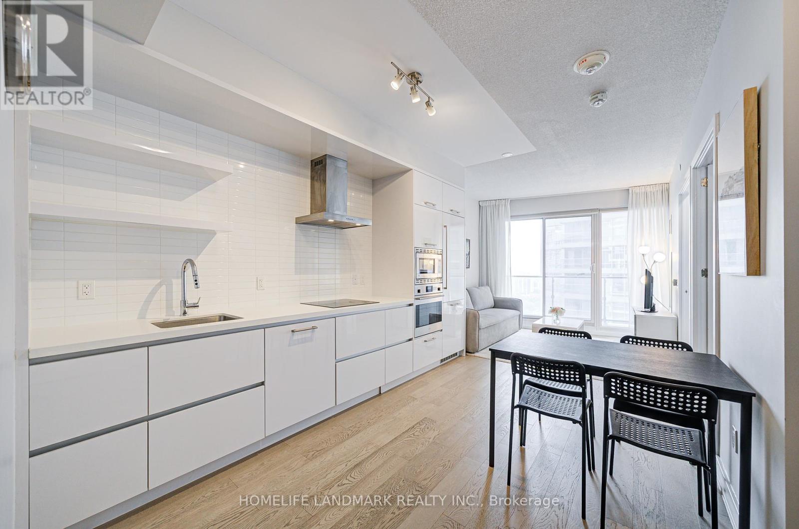 Photo 10 of 2304 2221 Yonge Street, Toronto ON