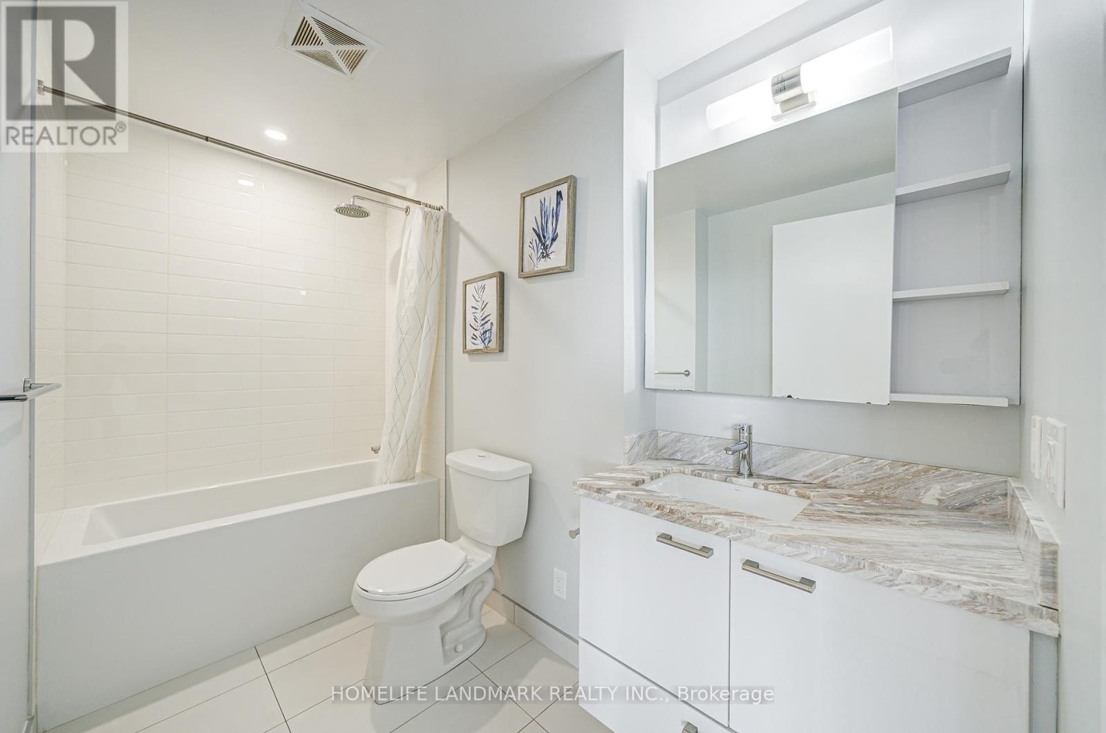 Photo 24 of 2304 2221 Yonge Street, Toronto ON