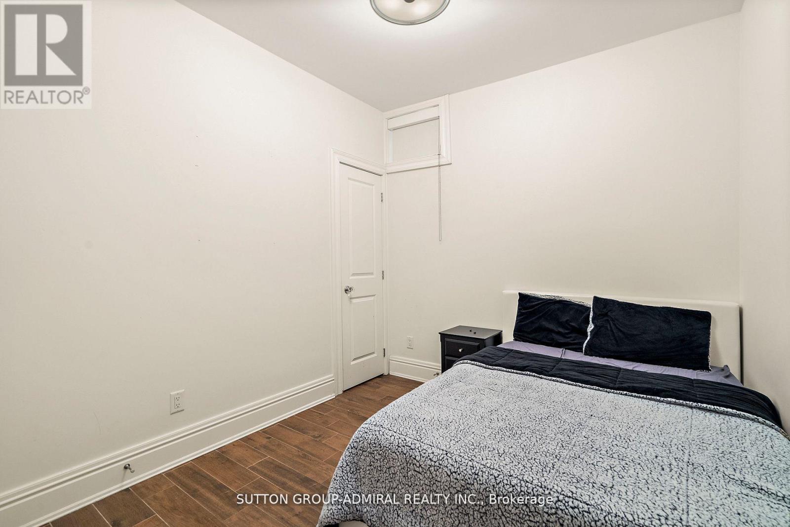 Photo 10 of 15 Highbourne Road, Toronto ON