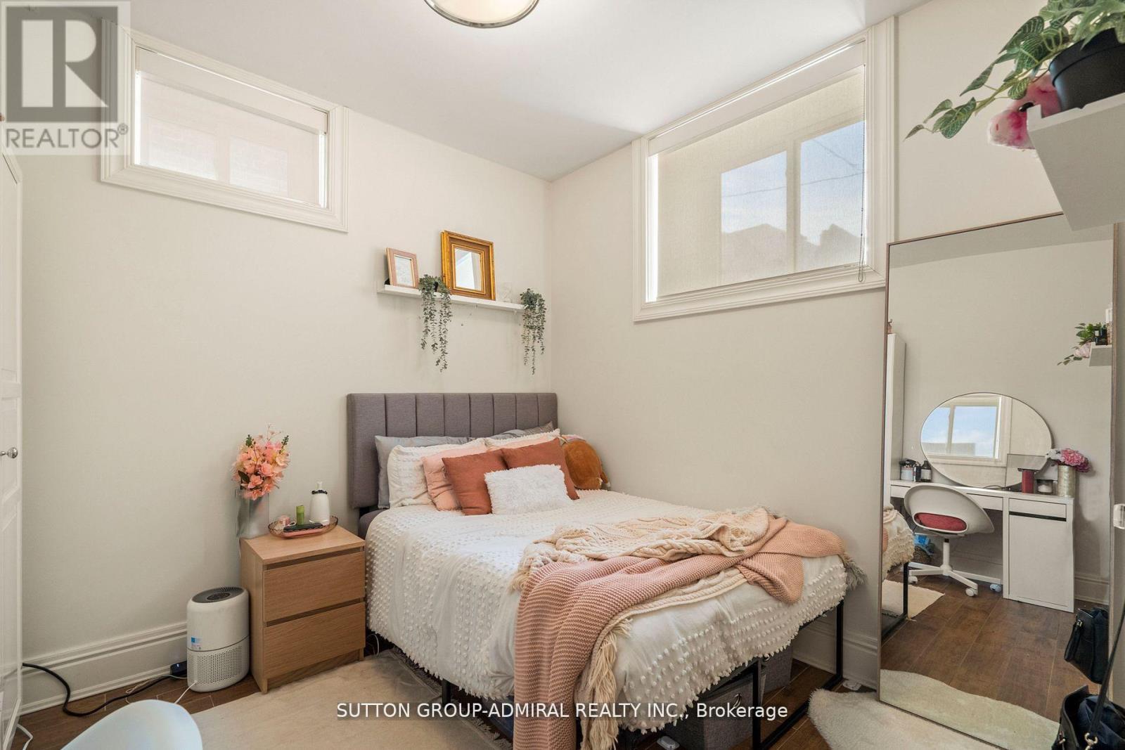Photo 12 of 15 Highbourne Road, Toronto ON