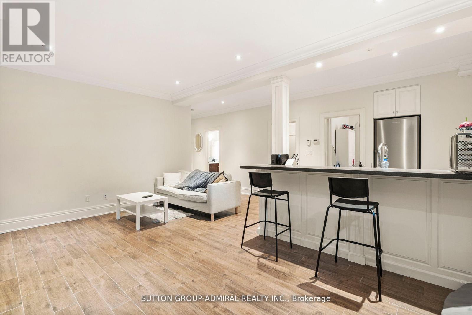Photo 8 of 15 Highbourne Road, Toronto ON
