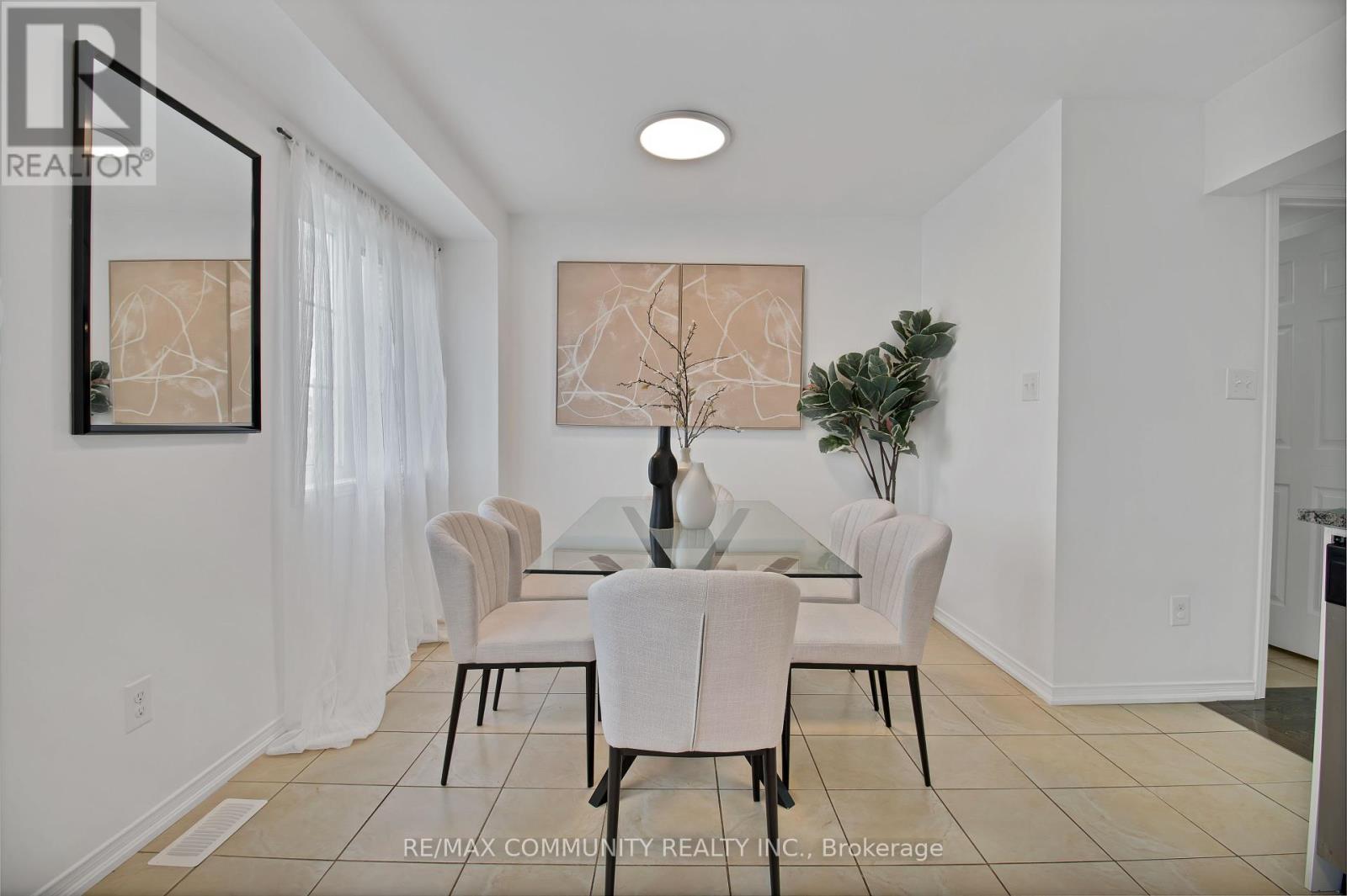 Photo 8 of 431 Rossland Road E, Ajax ON