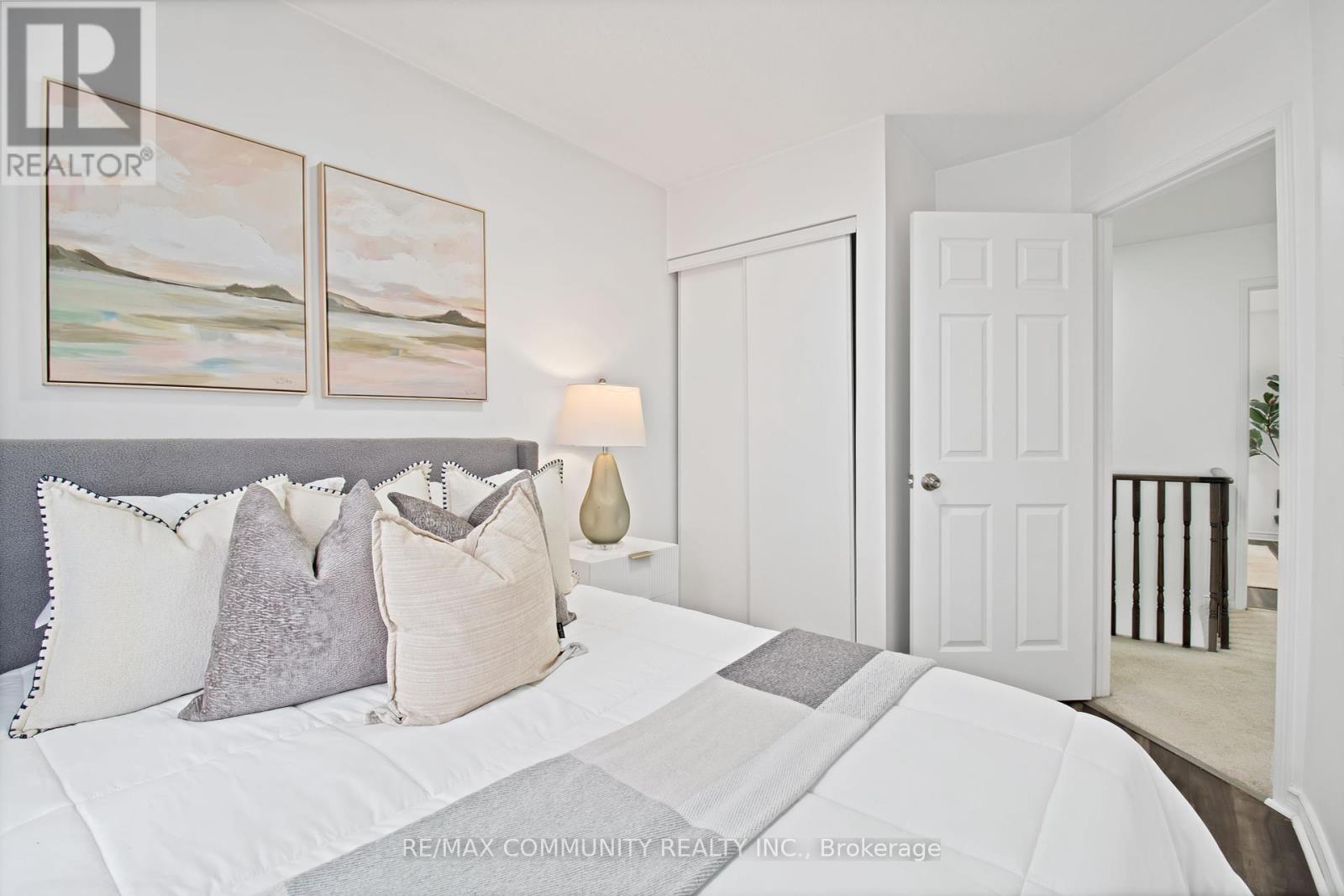Photo 19 of 431 Rossland Road E, Ajax ON