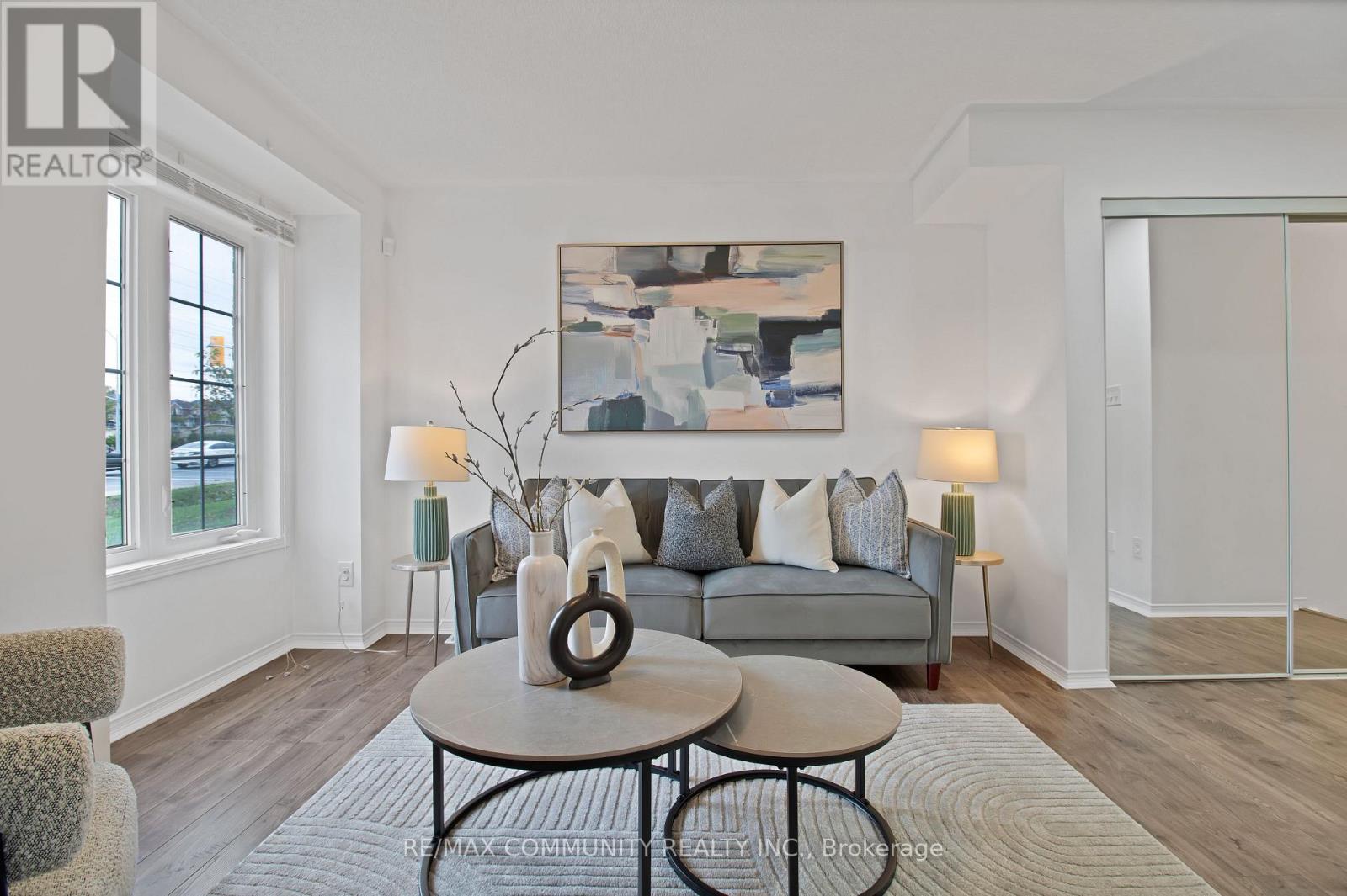 Photo 17 of 431 Rossland Road E, Ajax ON