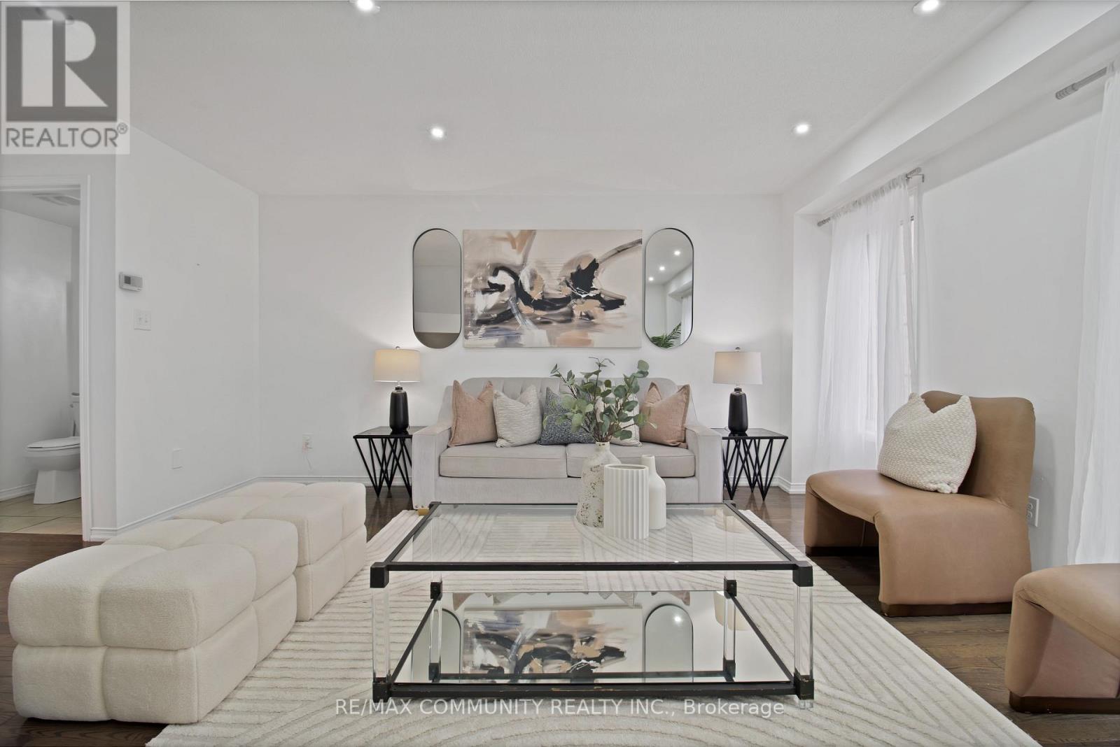 Photo 9 of 431 Rossland Road E, Ajax ON
