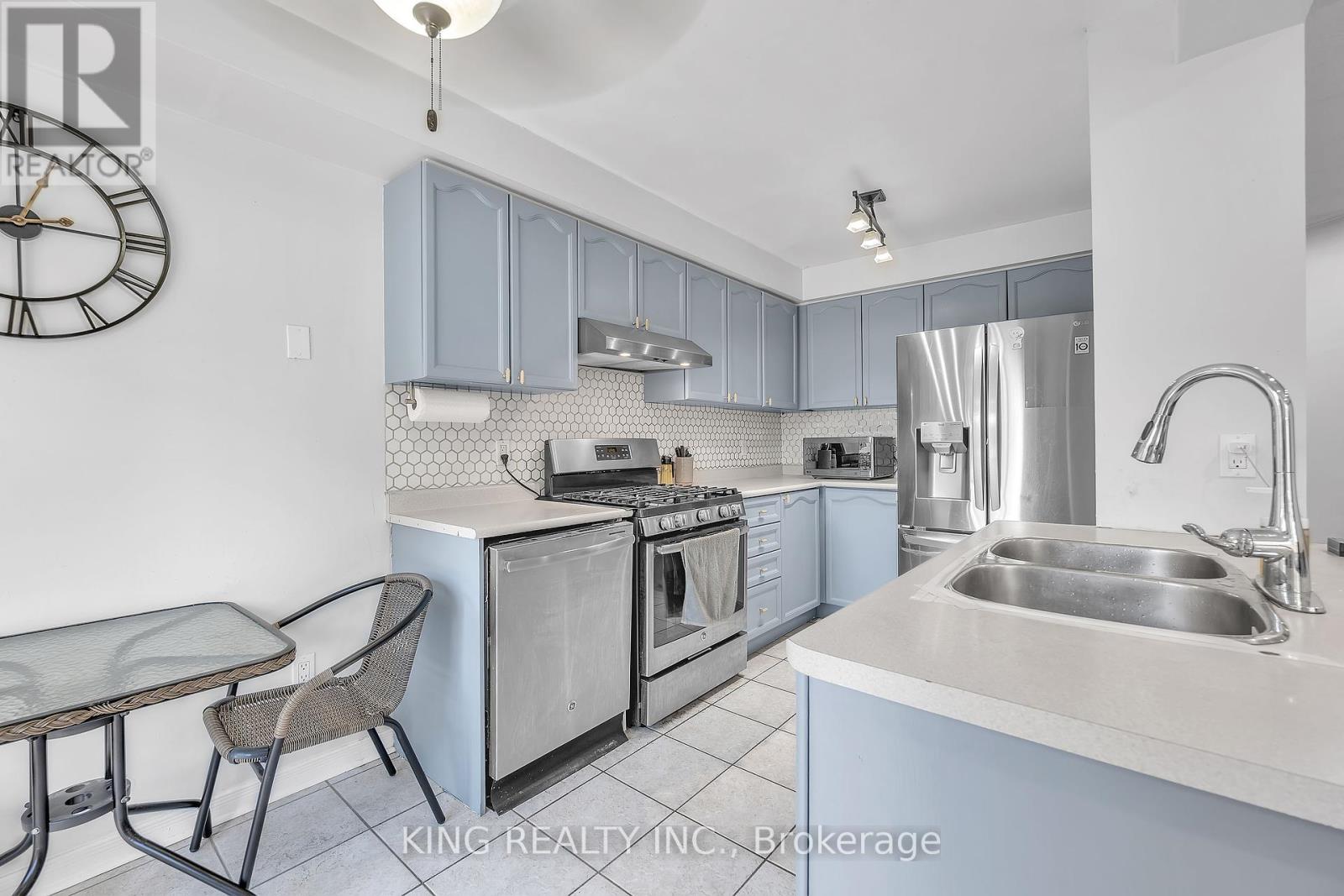 Photo 10 of 1061 Tilbury Street, Oshawa ON