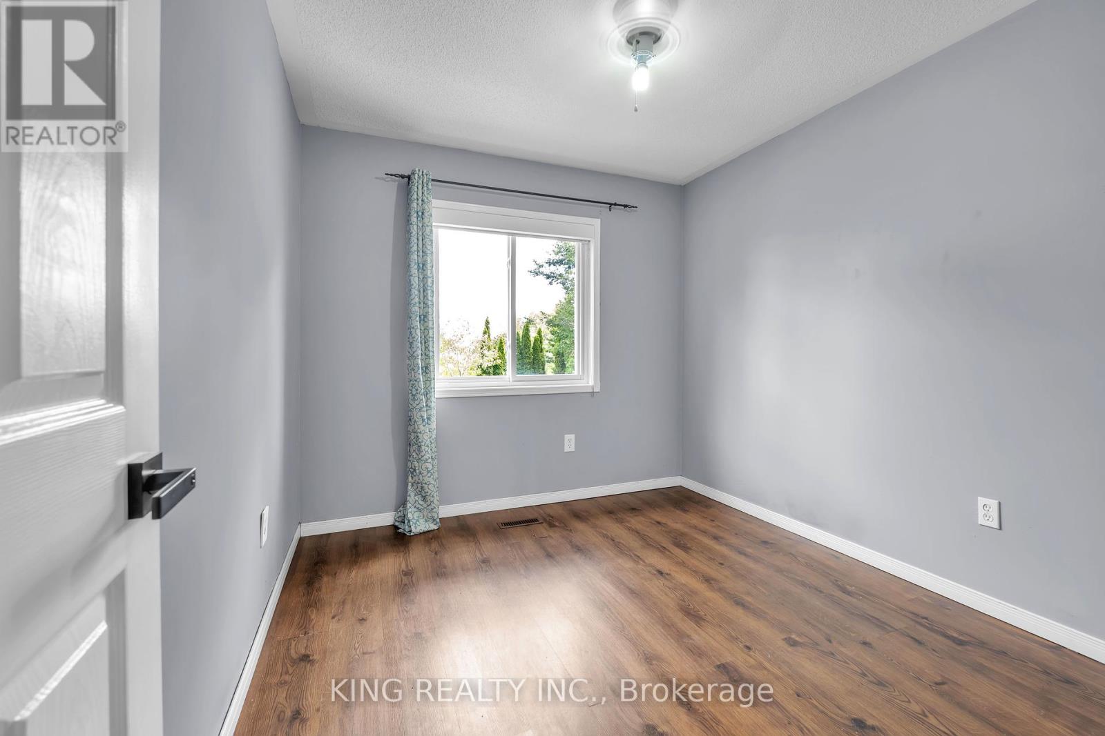 Photo 19 of 1061 Tilbury Street, Oshawa ON