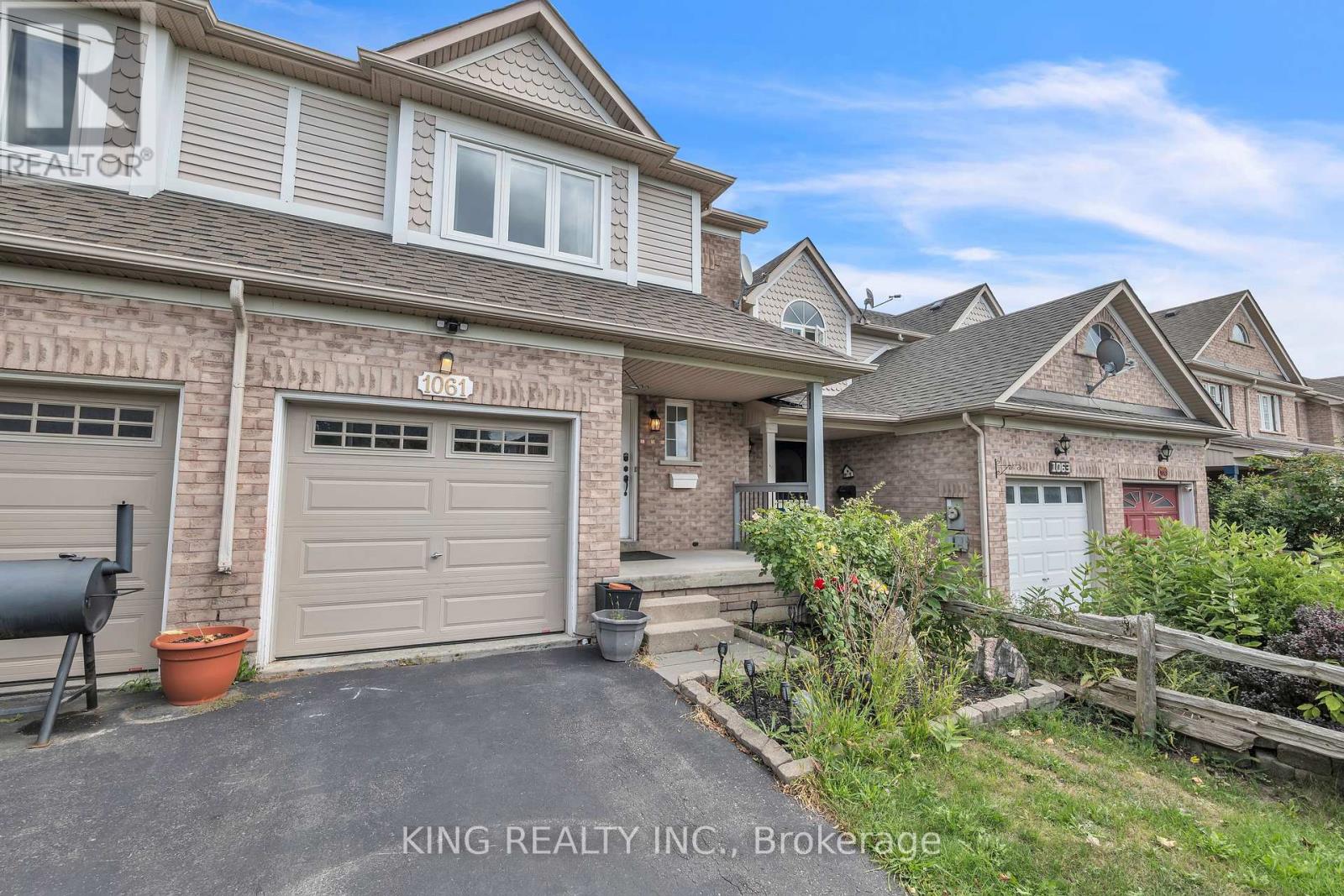 Photo 2 of 1061 Tilbury Street, Oshawa ON