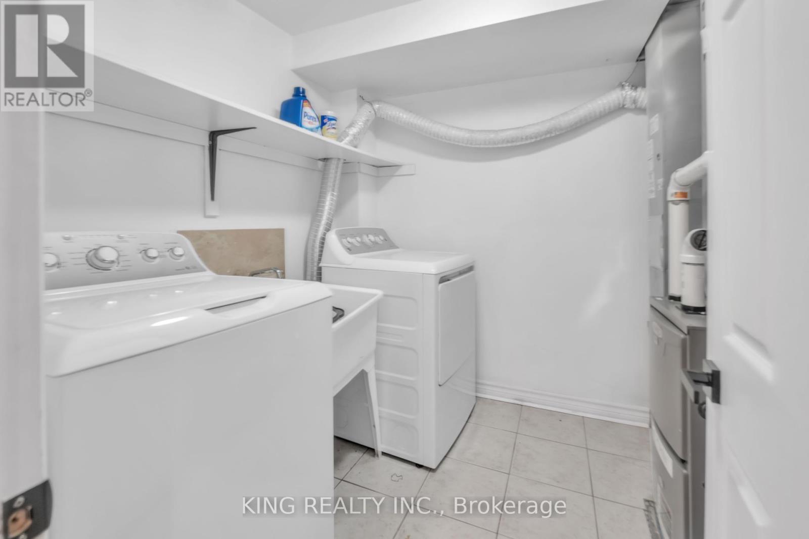 Photo 31 of 1061 Tilbury Street, Oshawa ON