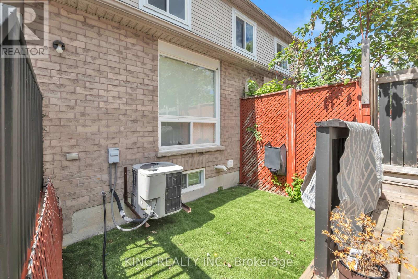 Photo 33 of 1061 Tilbury Street, Oshawa ON