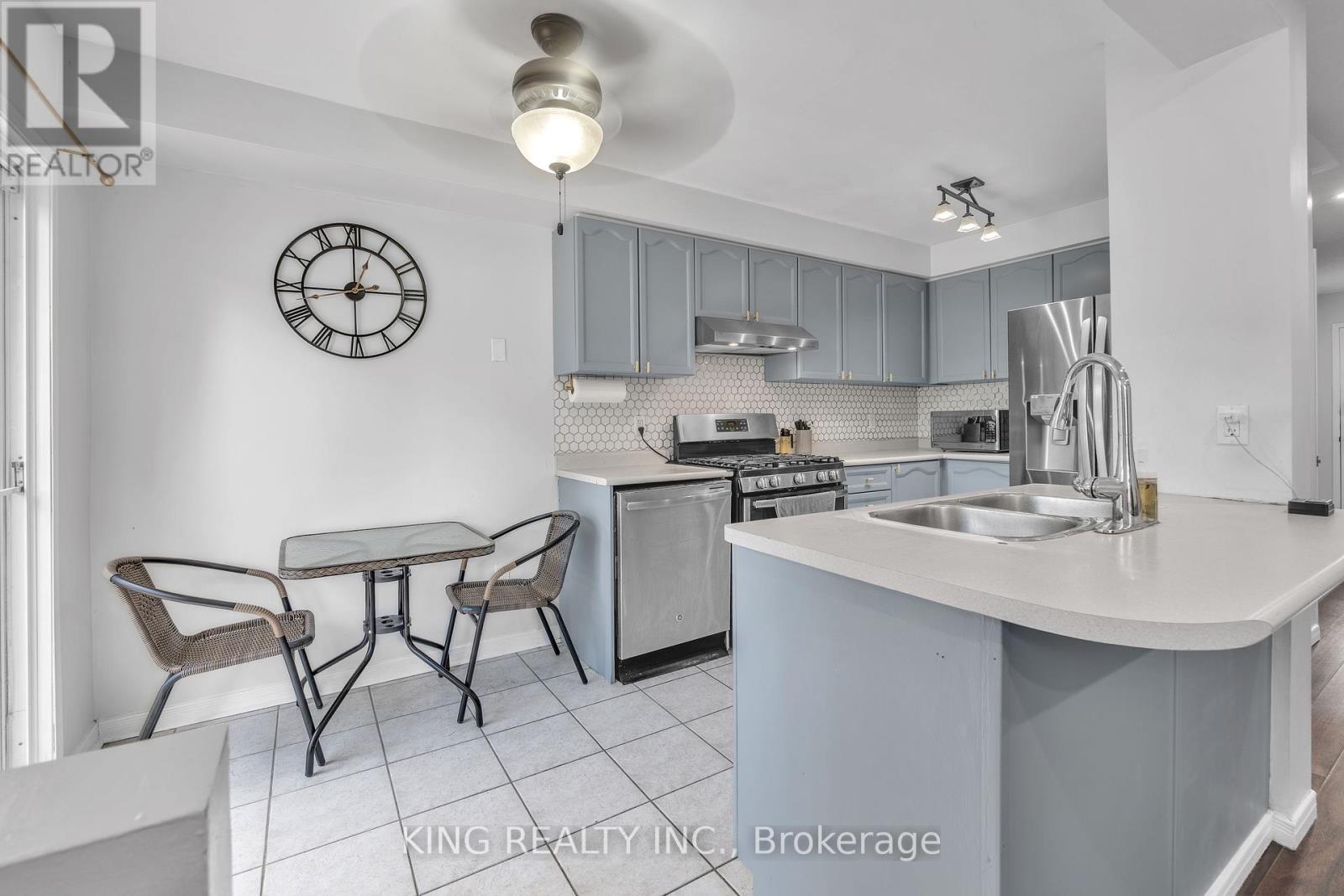 Photo 9 of 1061 Tilbury Street, Oshawa ON