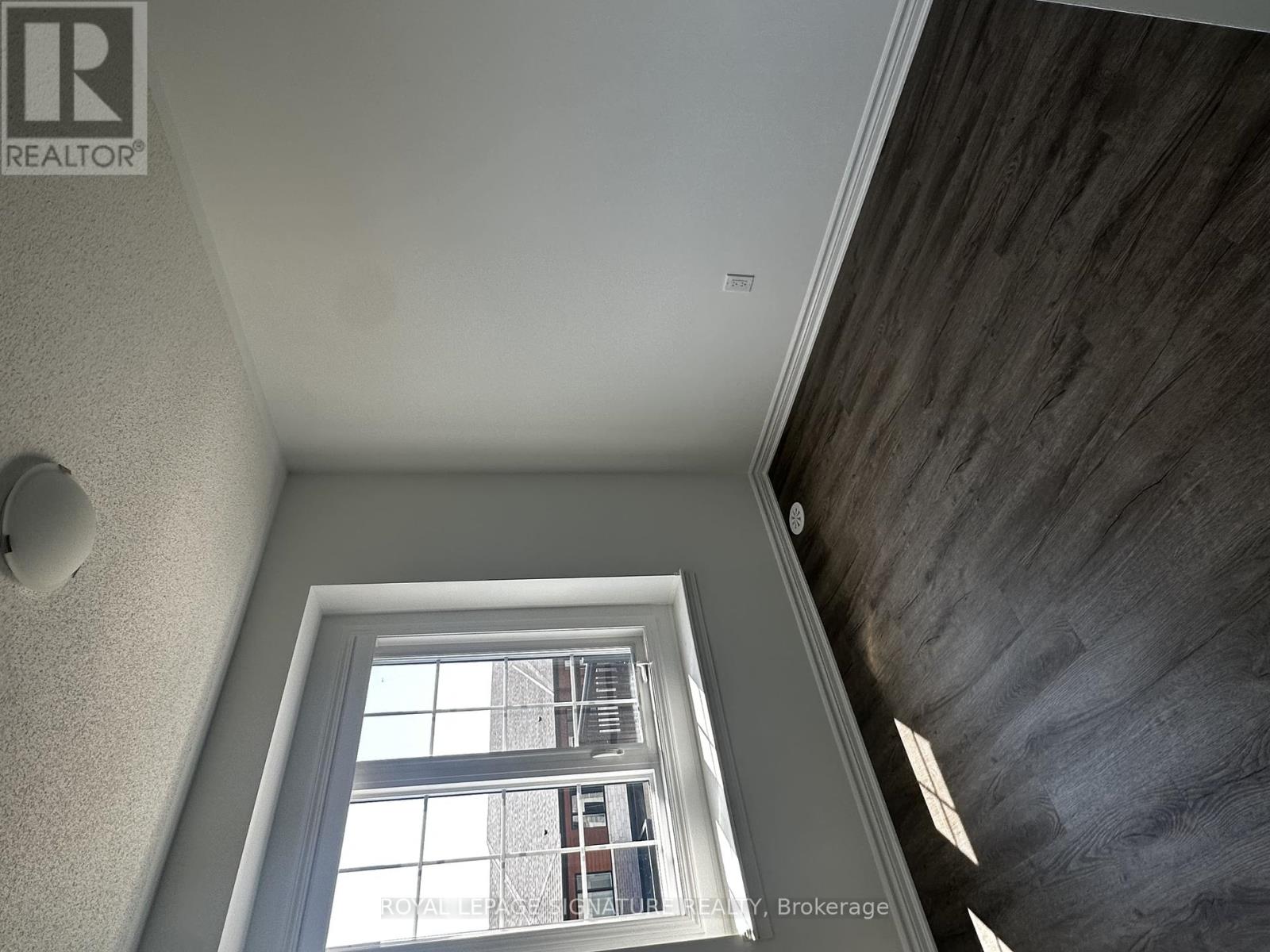 Photo 8 of 9 1259 Lily Crescent, Milton ON