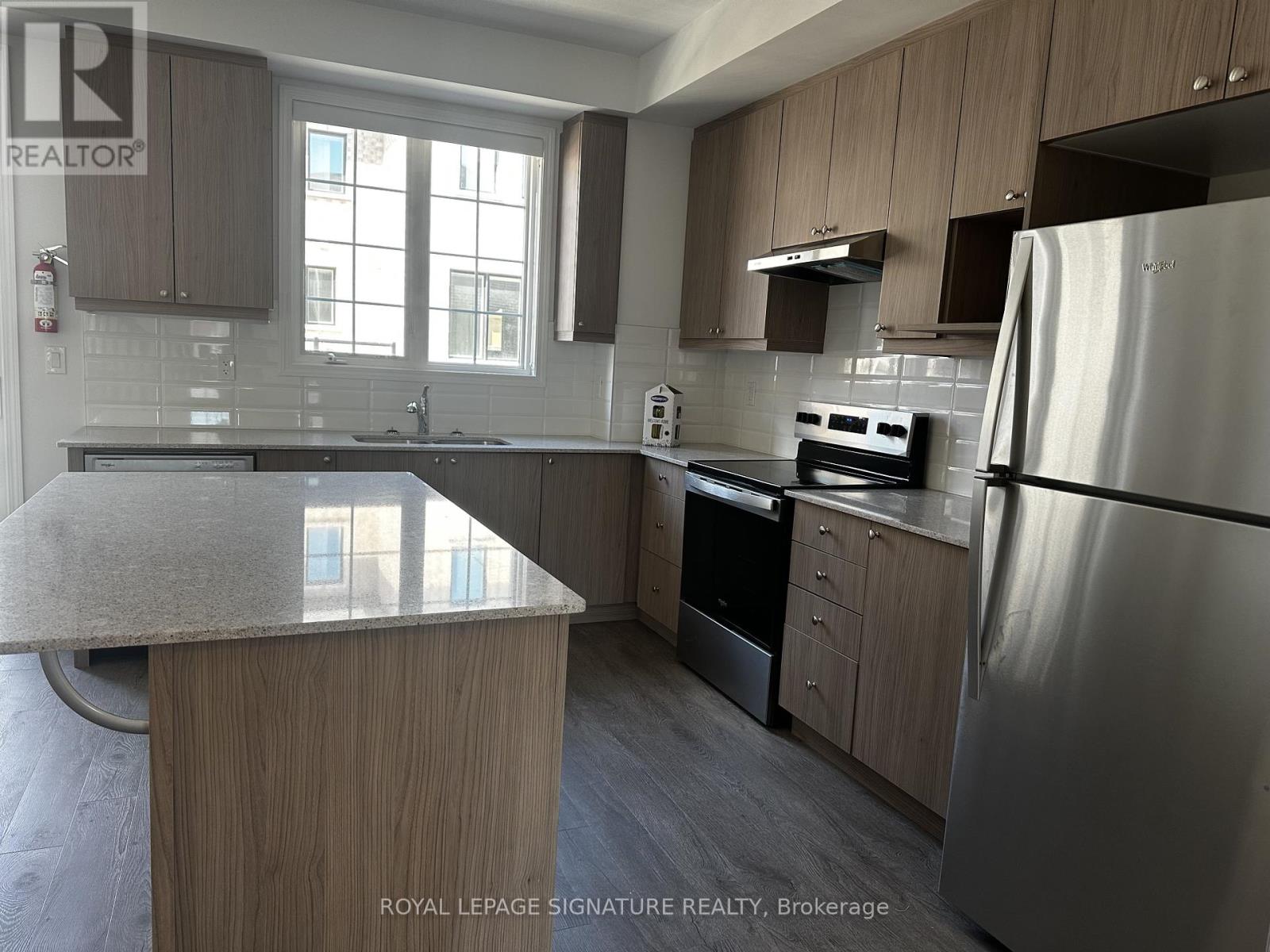 Photo 2 of 9 1259 Lily Crescent, Milton ON