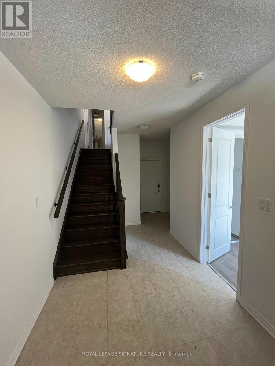 Photo 3 of 10 1259 Lily Crescent, Milton ON