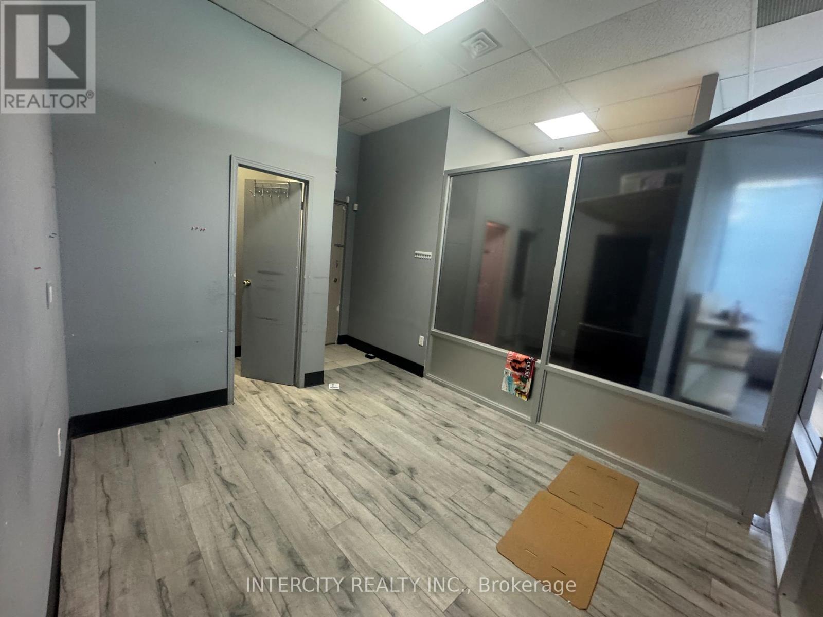 Photo 8 of 9 2100 Steeles Avenue, Vaughan ON
