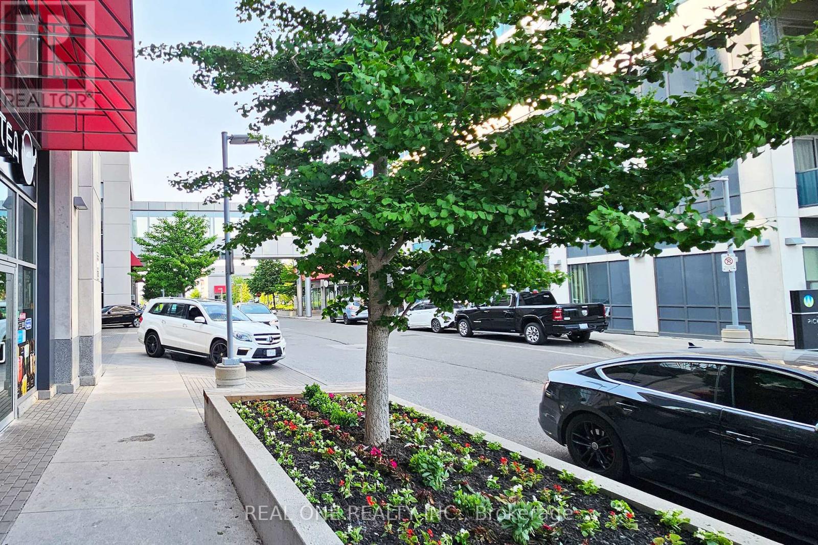 Photo 5 of 101 7163 Yonge Street, Markham ON