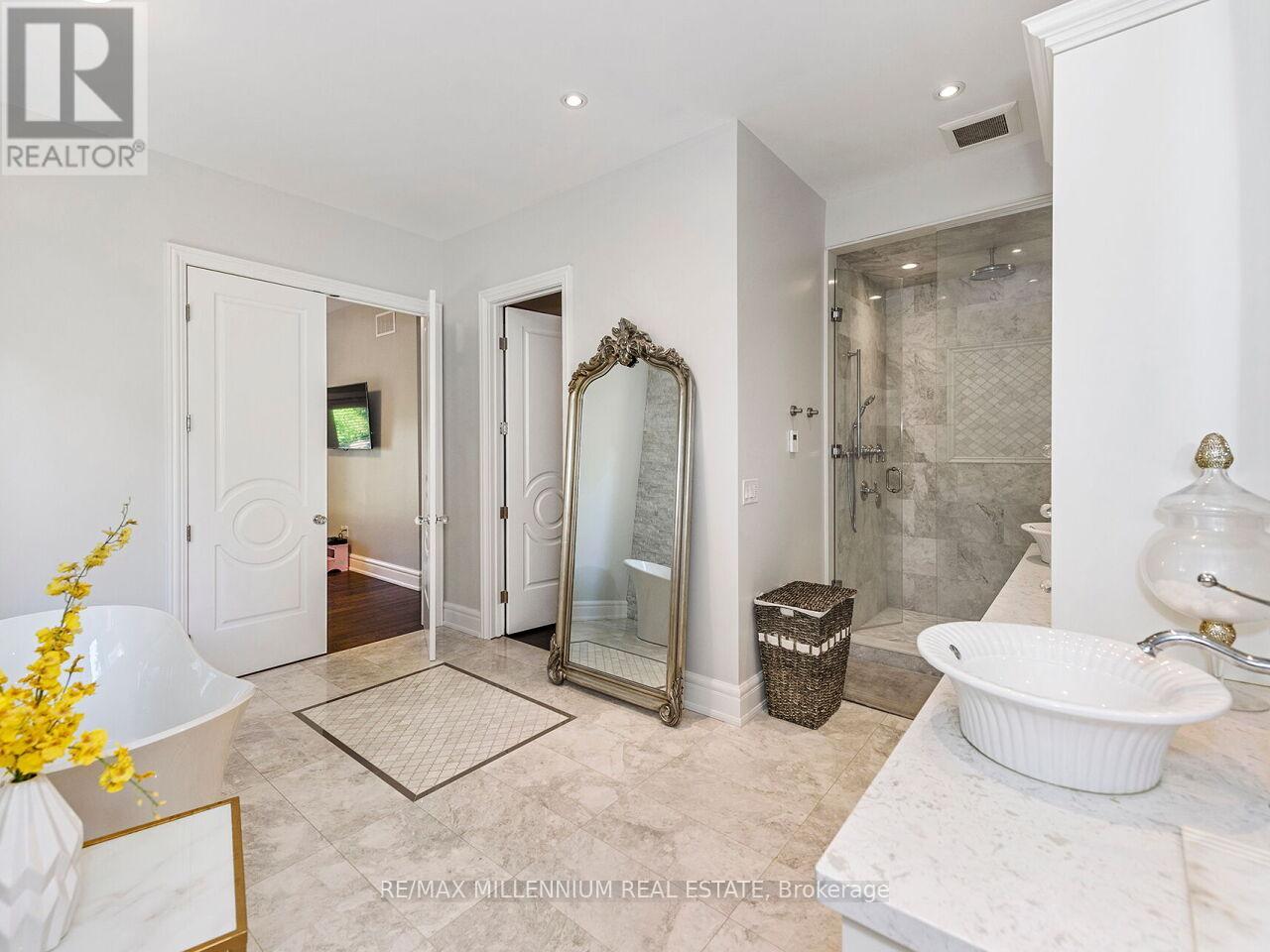 Photo 24 of 3392 Line 13, Bradford West Gwillimbury ON