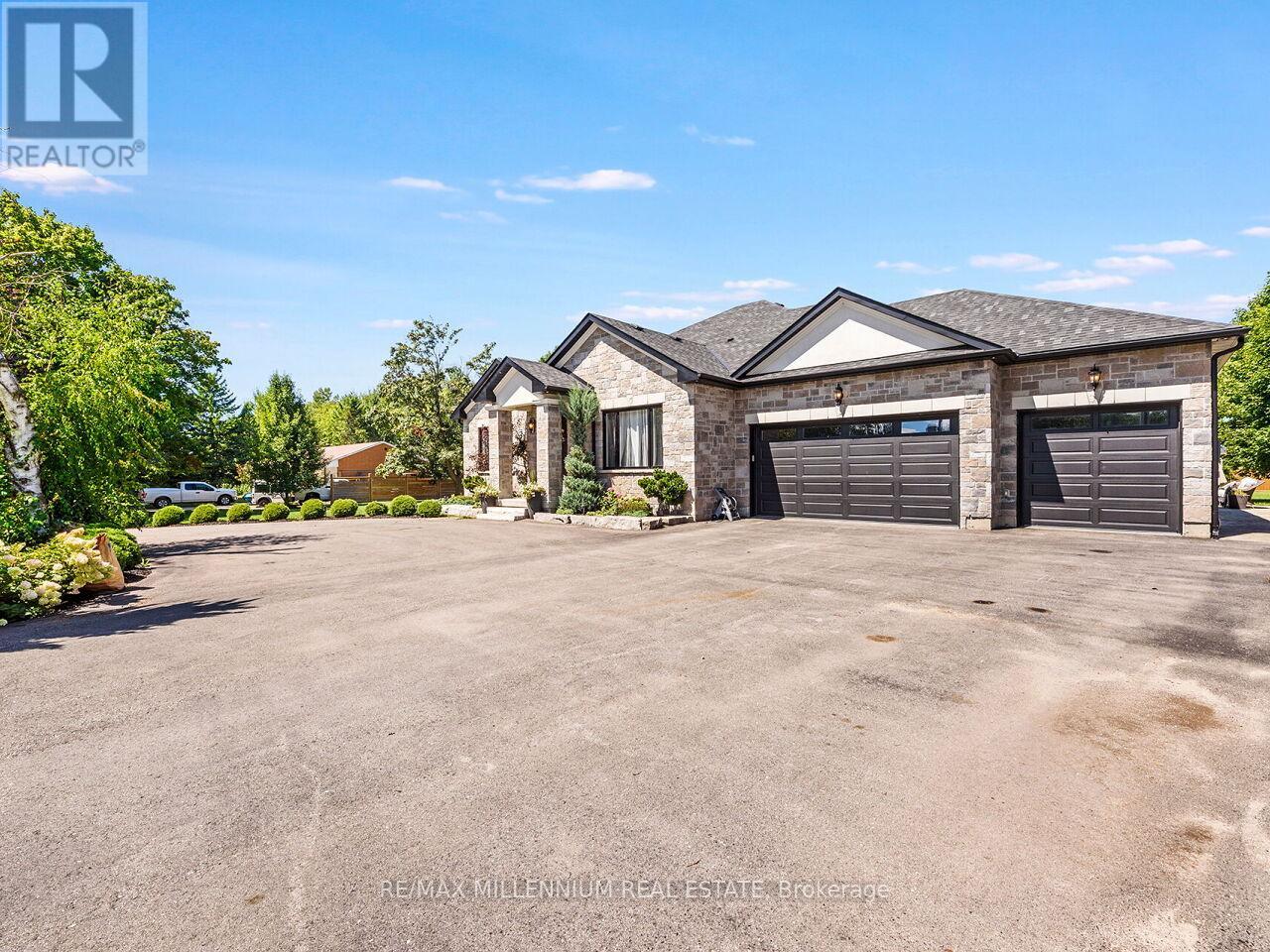 Photo 4 of 3392 Line 13, Bradford West Gwillimbury ON
