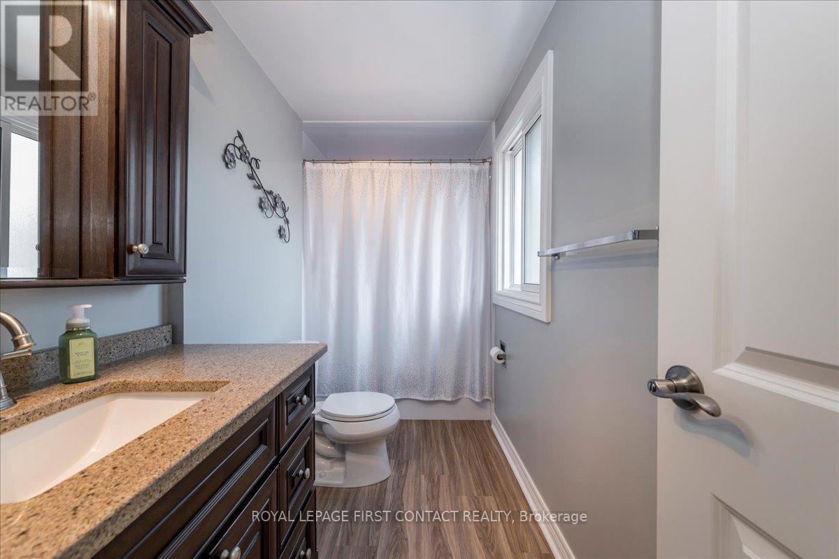 Photo 15 of 23 Virgilwood Crescent, Barrie ON