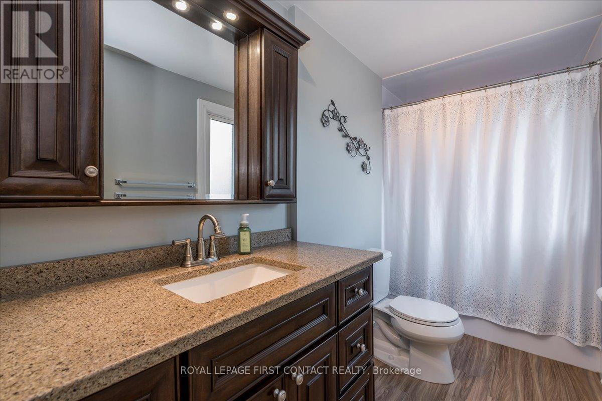 Photo 16 of 23 Virgilwood Crescent, Barrie ON